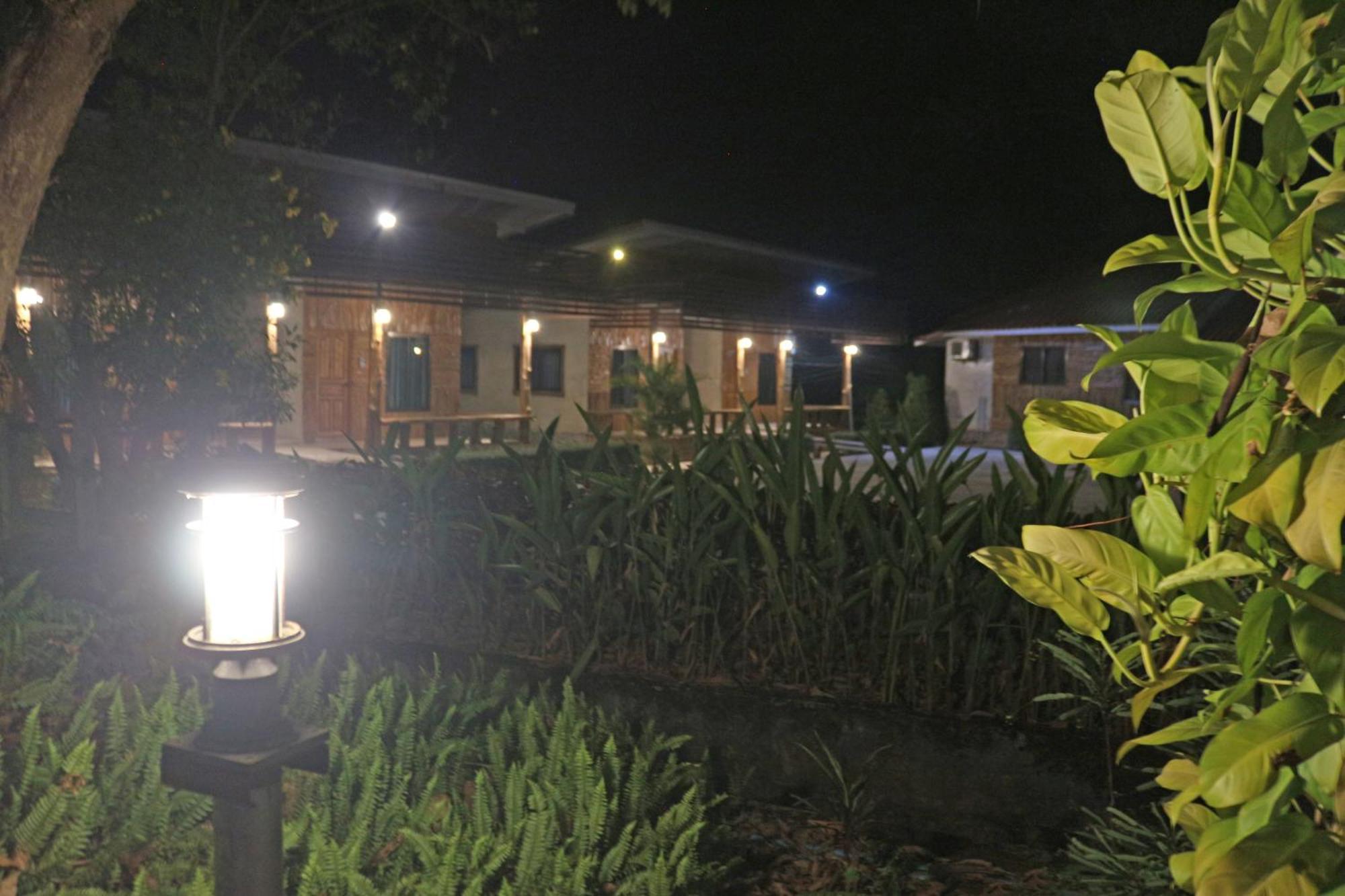 Baan Khue Wieng Resort Mae Sariang Eksteriør billede
