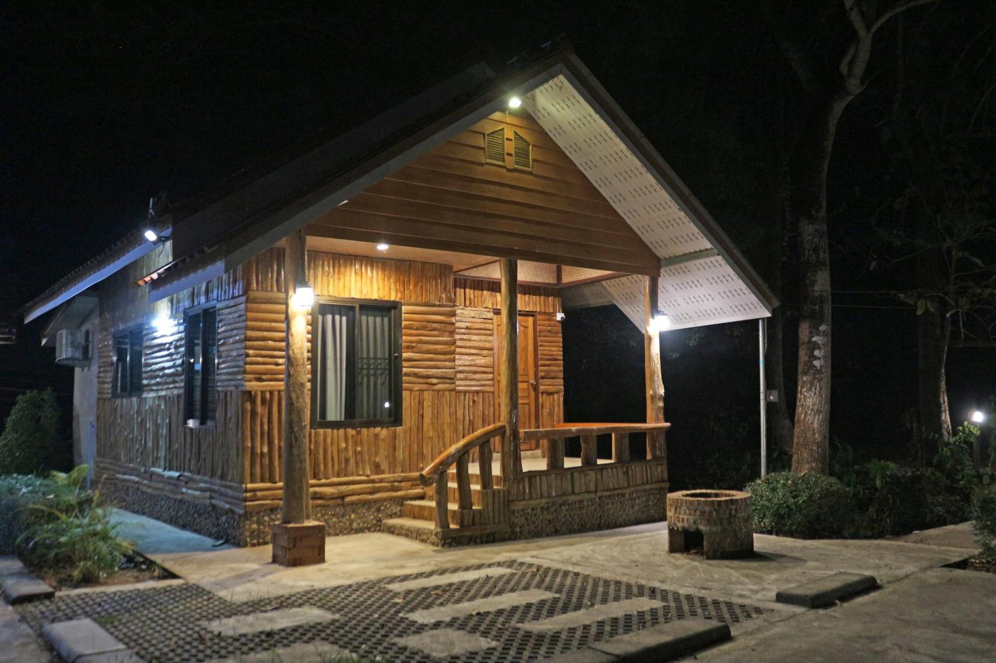 Baan Khue Wieng Resort Mae Sariang Eksteriør billede