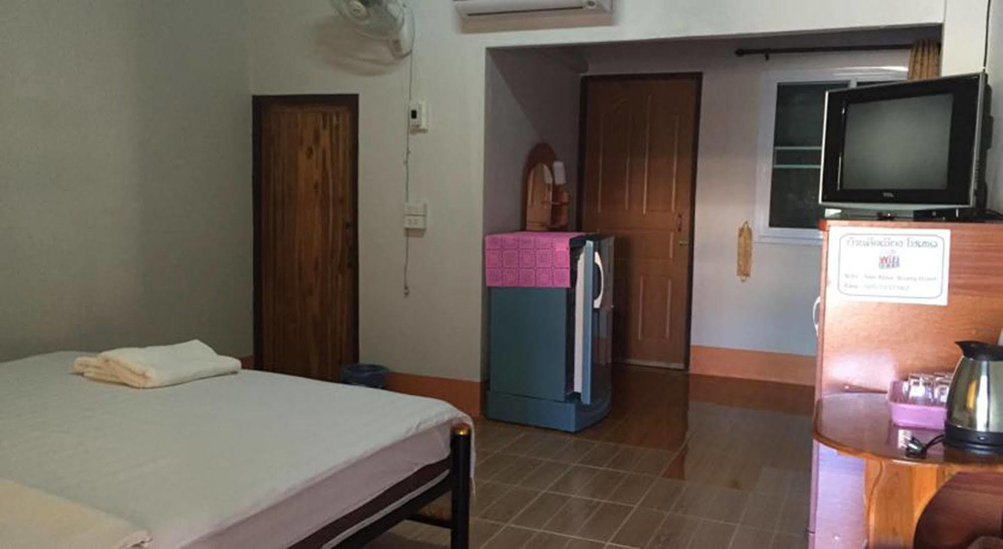 Baan Khue Wieng Resort Mae Sariang Eksteriør billede